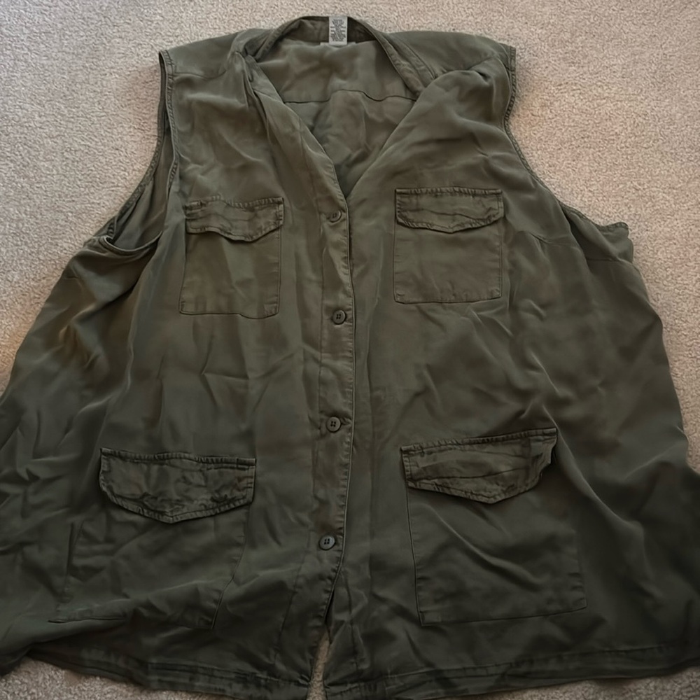 Plus Size vest size 4x. Olive green